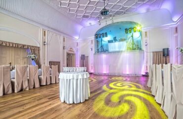 10 Cute Things You Need To Know About Hiring A Wedding Planner And Why