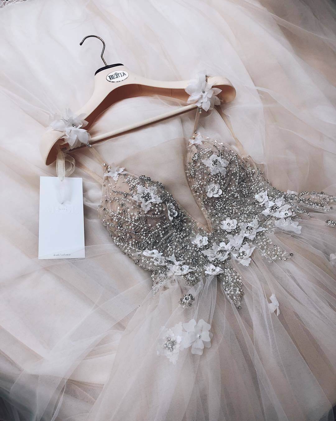 wedding-dresses-0503